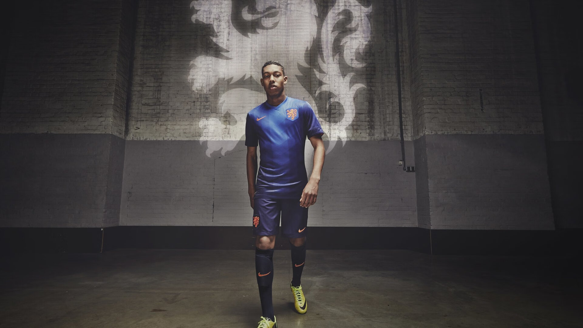 开云直播平台-一瞬千言，VAR杀死的不仅是进球，更是足球的灵魂，VAR杀死的不仅是进球，更是足球的灵魂